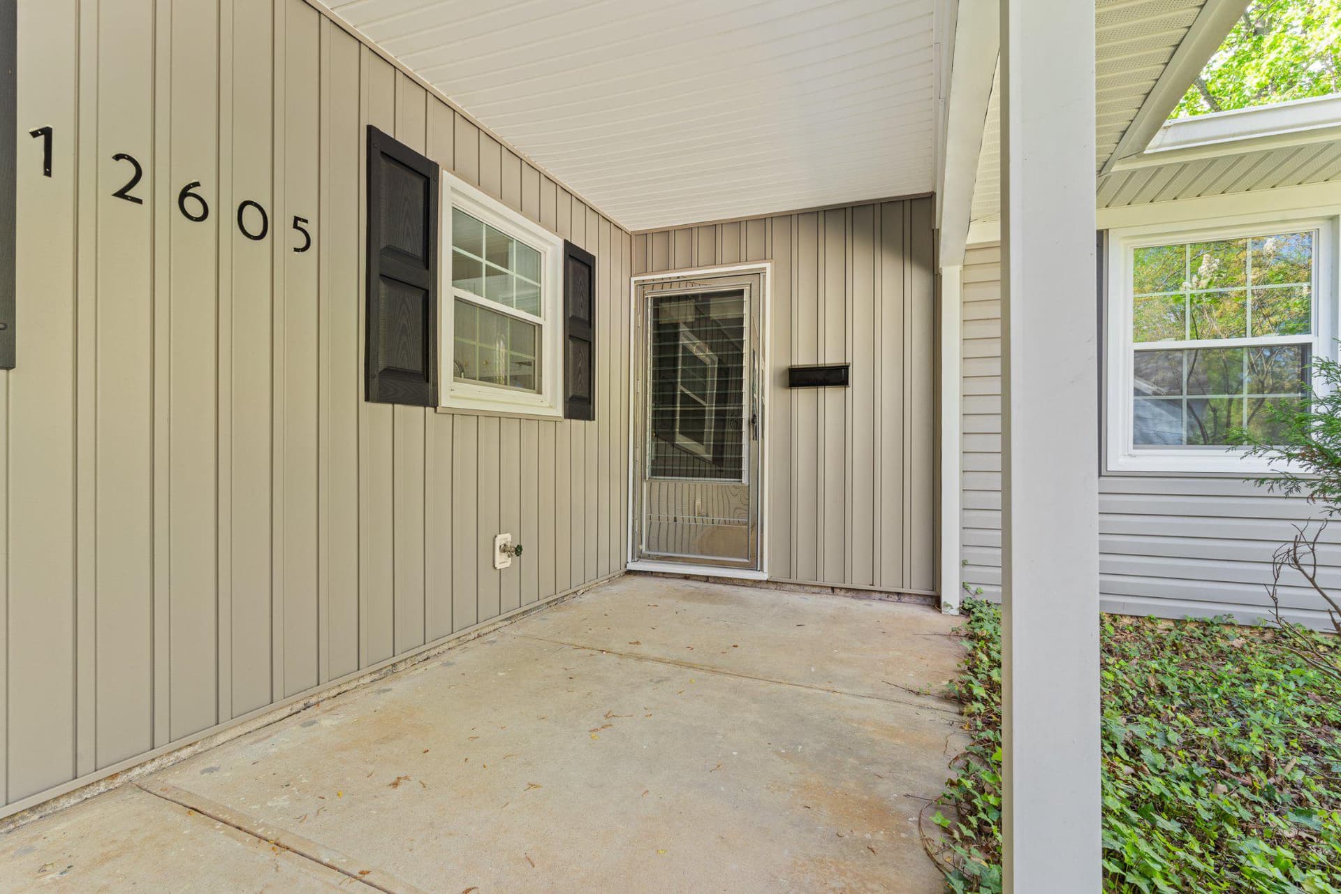 12605 Cedarbrook Lane photo 2