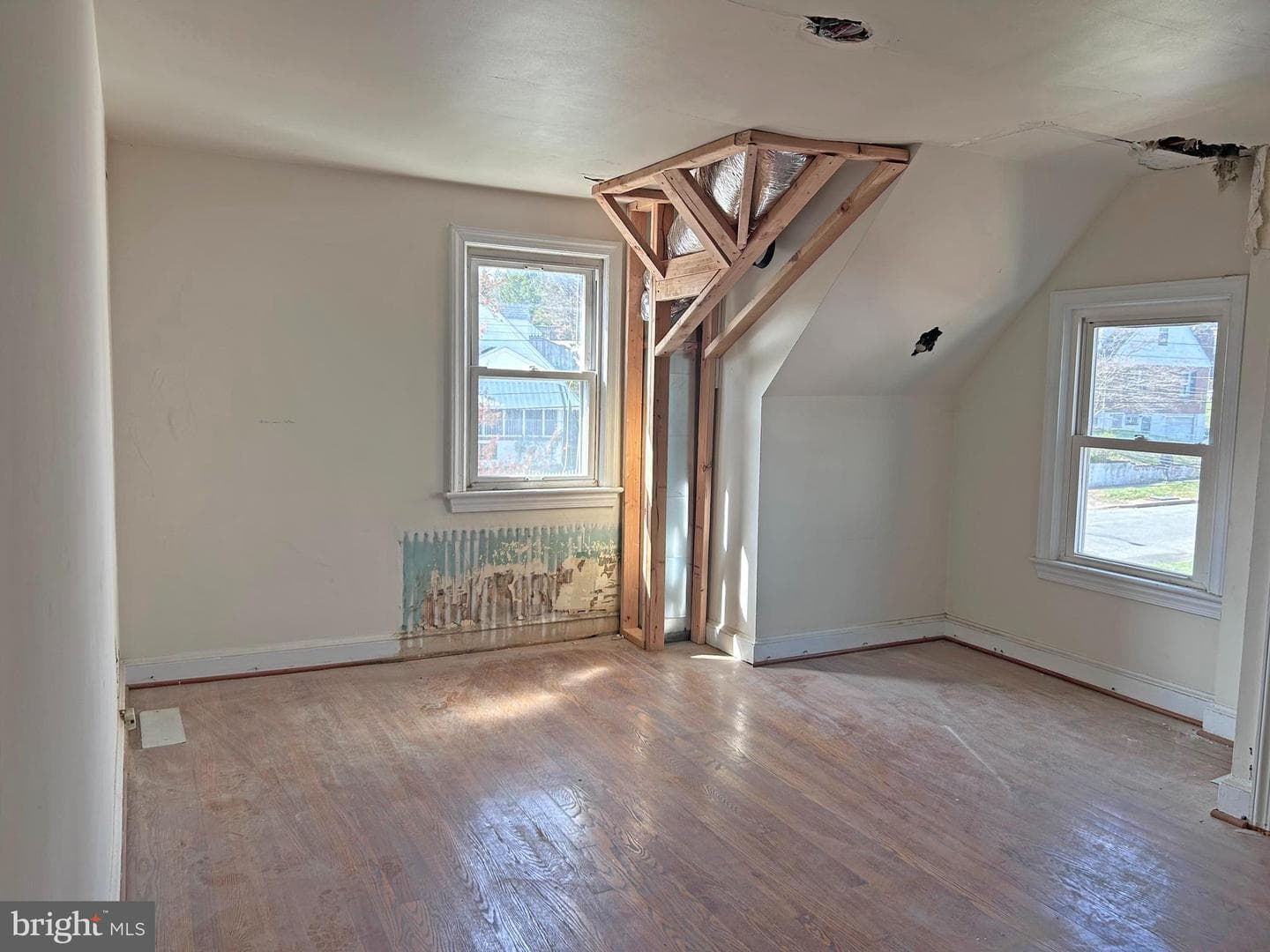 1402 Edgewick Avenue photo 5