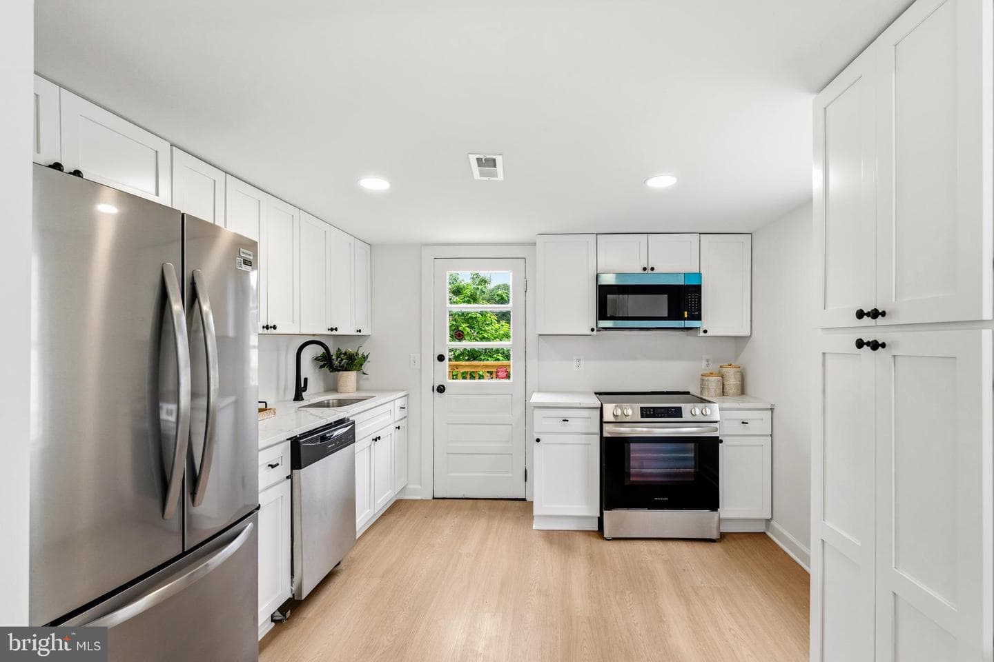 5608 Annapolis Road photo 17