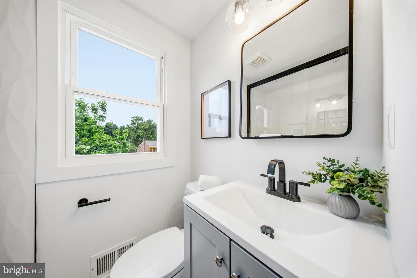 5608 Annapolis Road photo 26