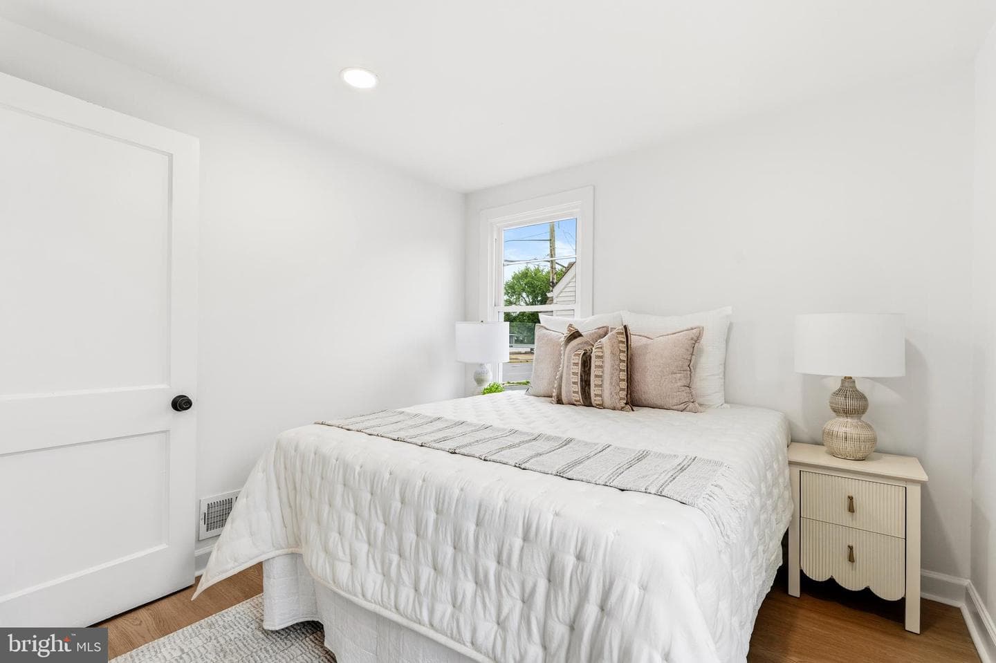 5608 Annapolis Road photo 31