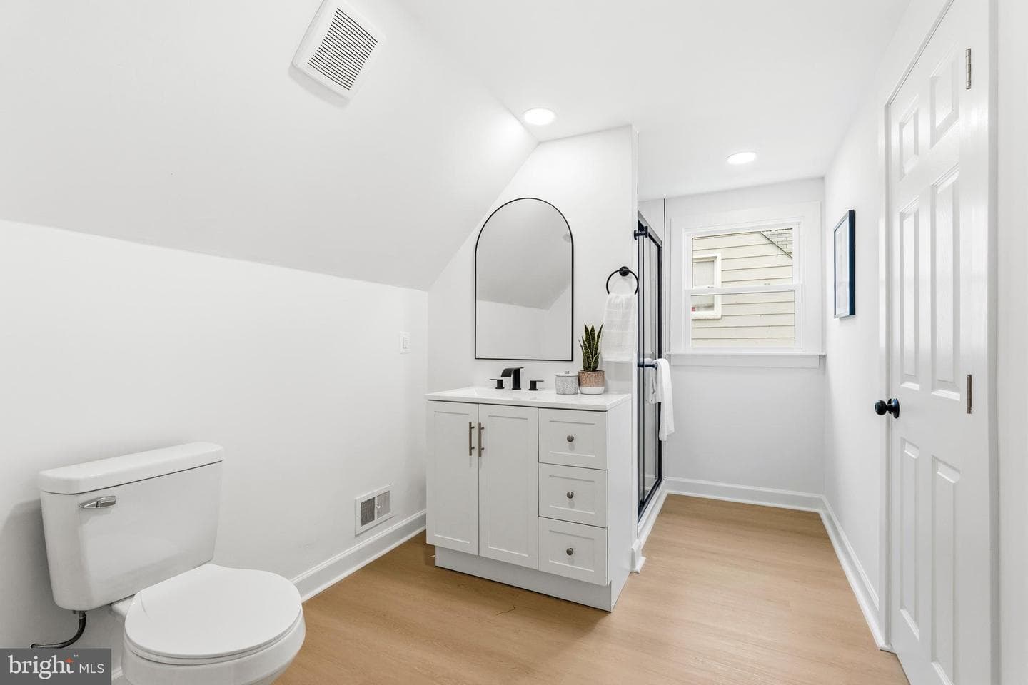 5608 Annapolis Road photo 35