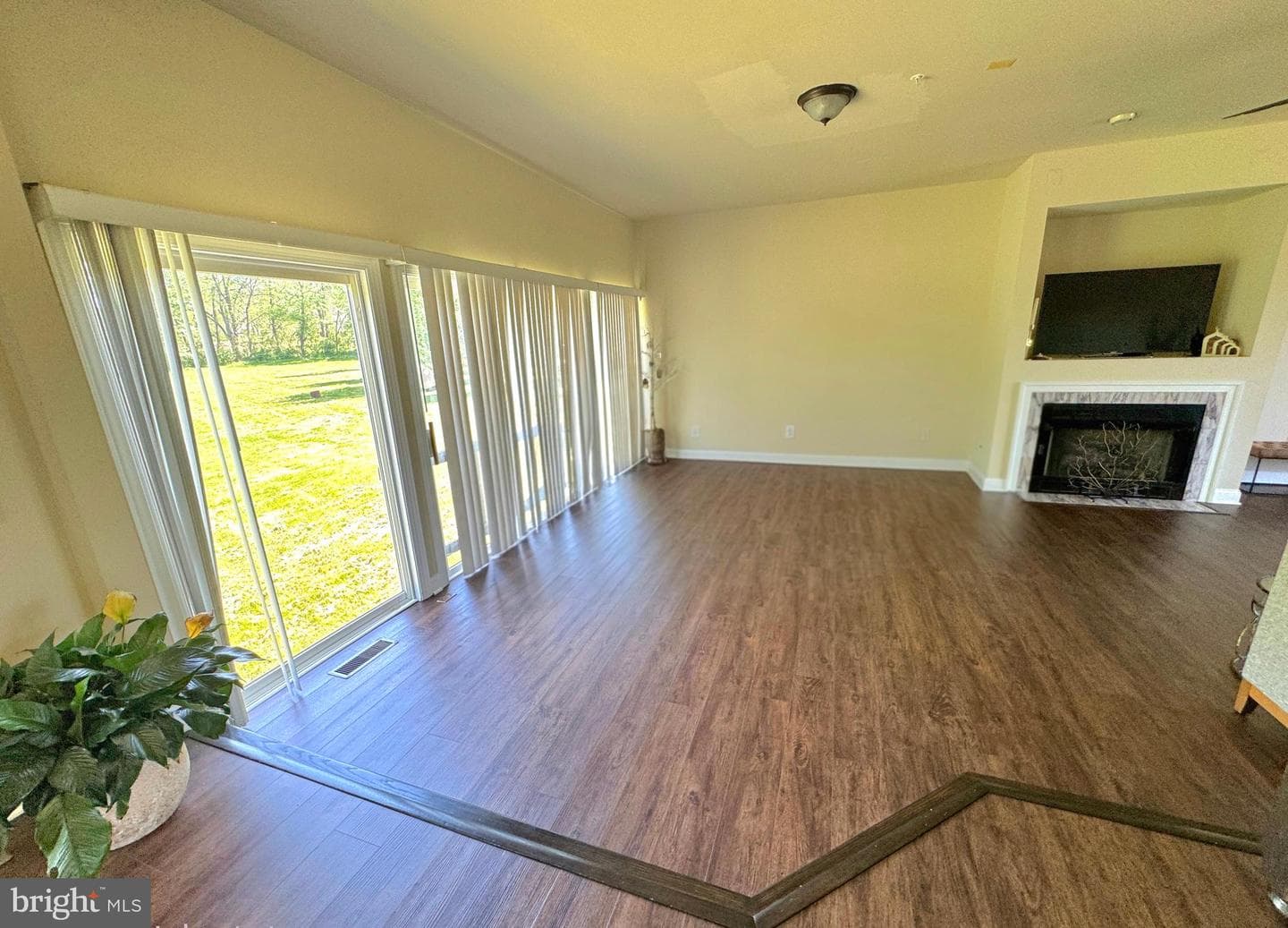 16619 Peach Street photo 28