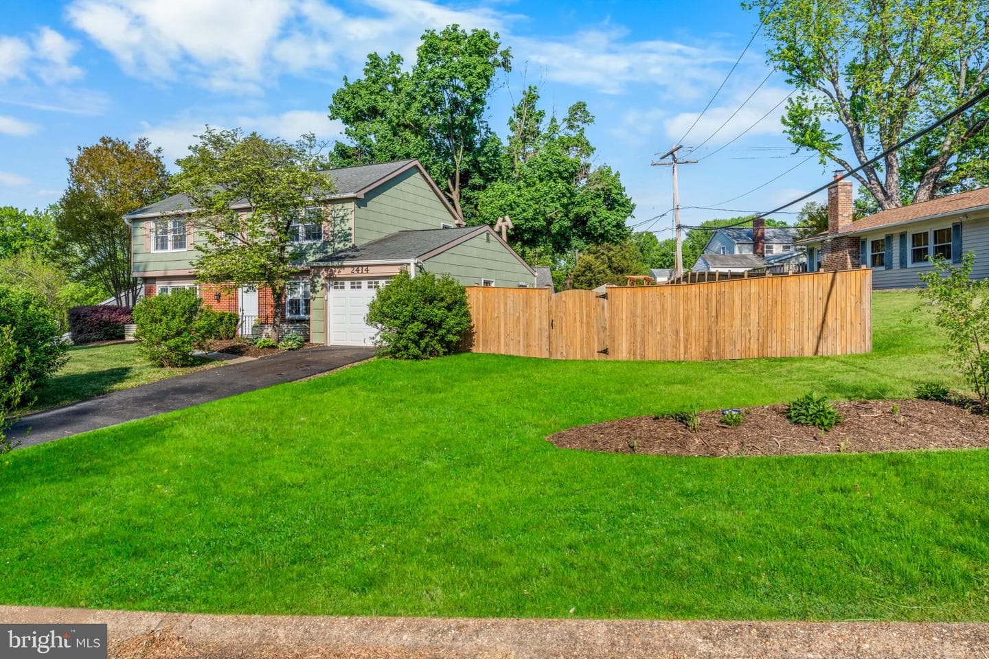 2414 Kinderbrook Lane photo 3