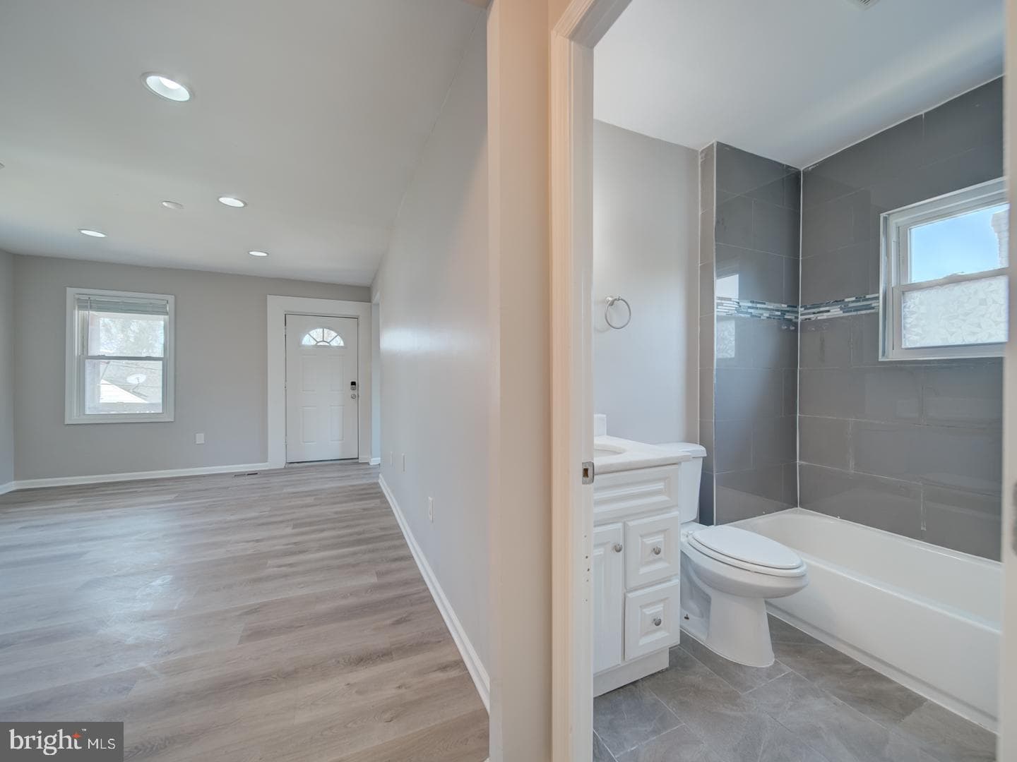 4217 Vine Street photo 16