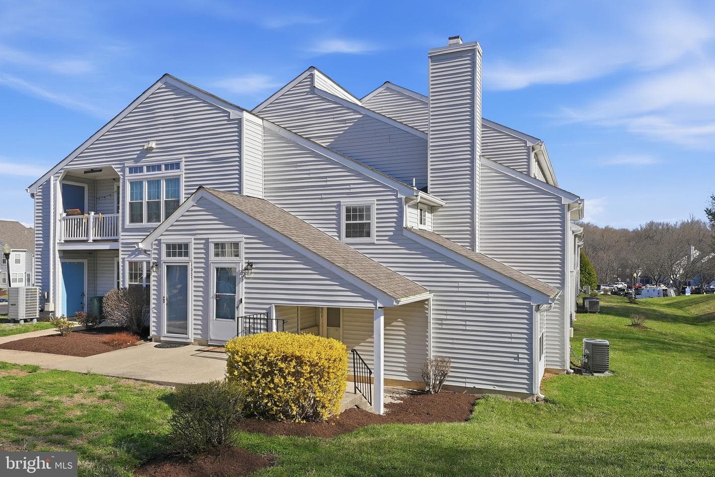 1003 Spring Valley Court photo 2