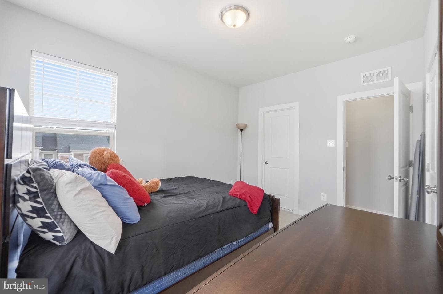10601 Eastland Circle photo 21