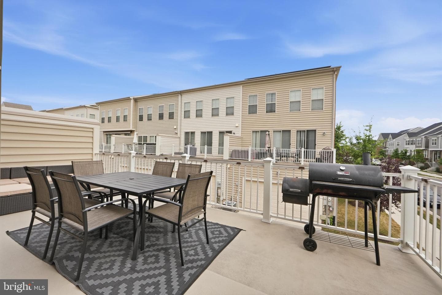 10601 Eastland Circle photo 32