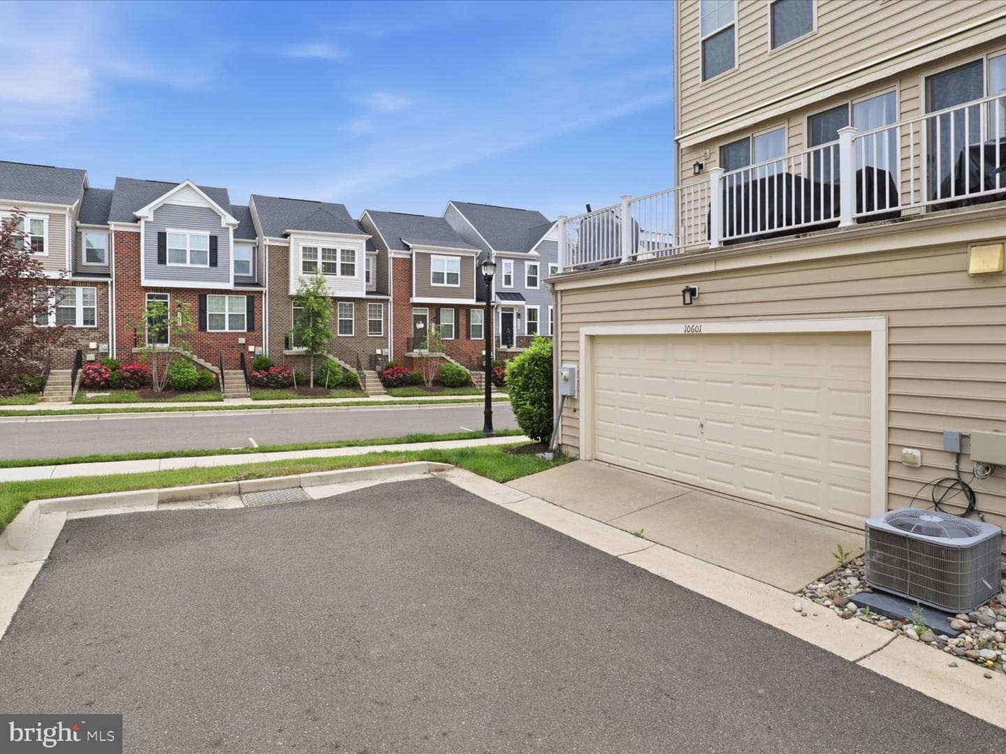 10601 Eastland Circle photo 41