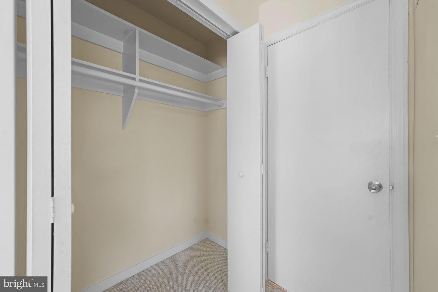 8405 Ravenswood photo 28