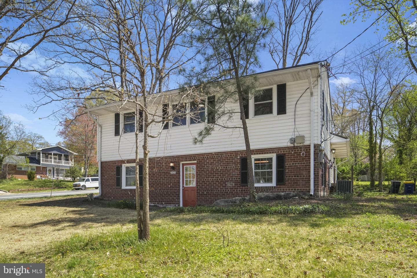 8405 Ravenswood photo 53