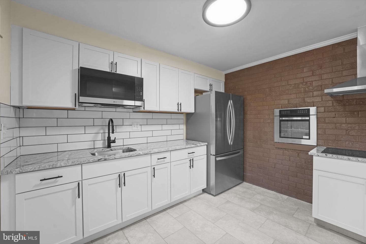 8405 Ravenswood photo 7