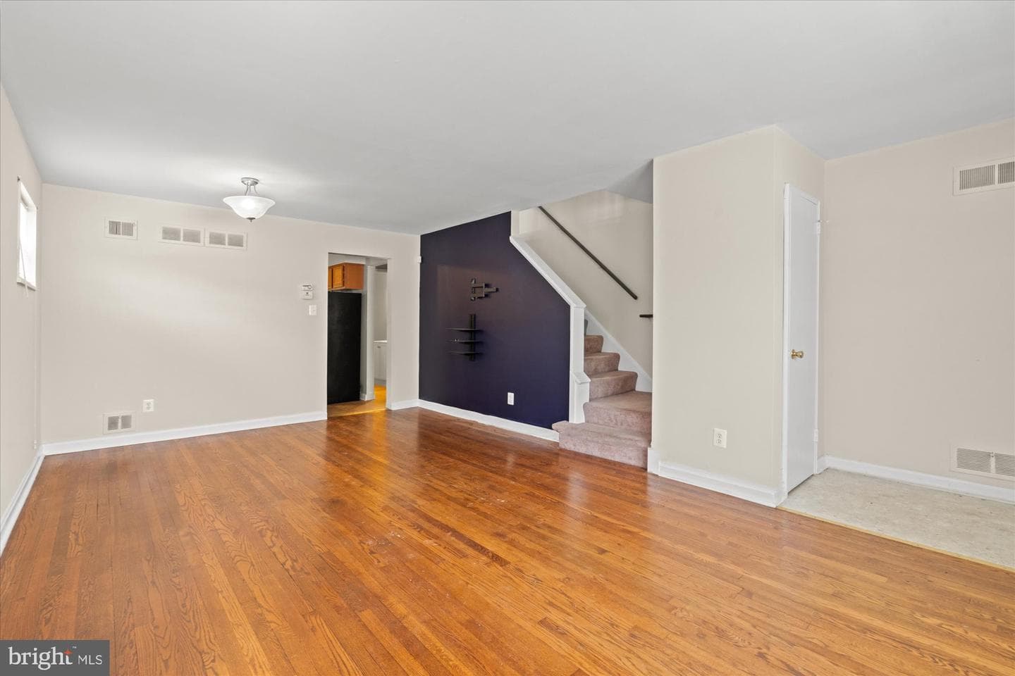 4102 28th Avenue photo 4
