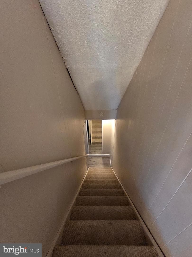 904 Finch Drive photo 40