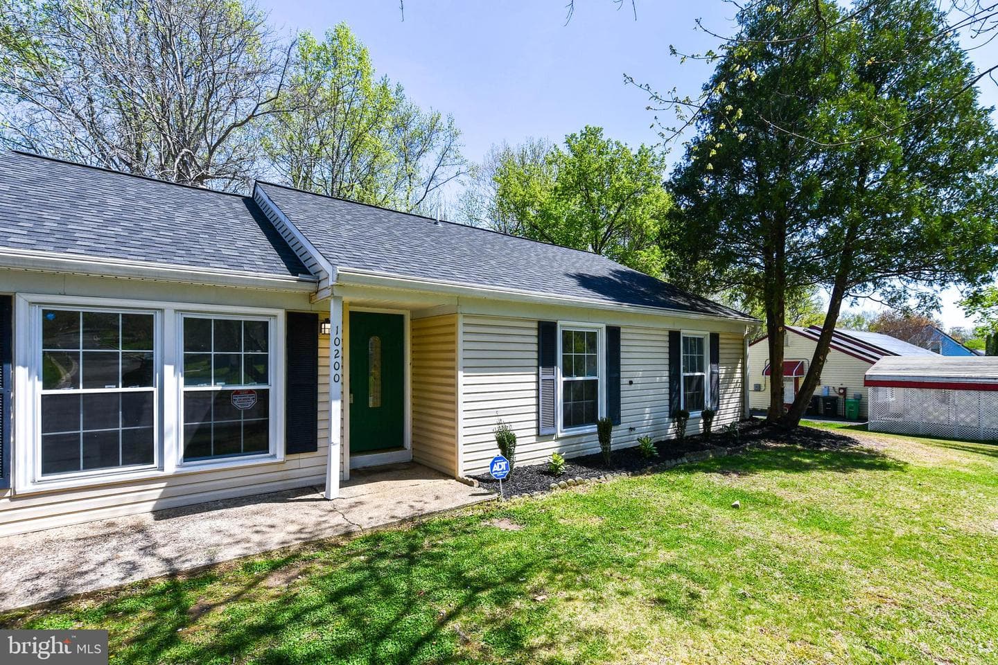 10200 New Orchard Drive photo 4