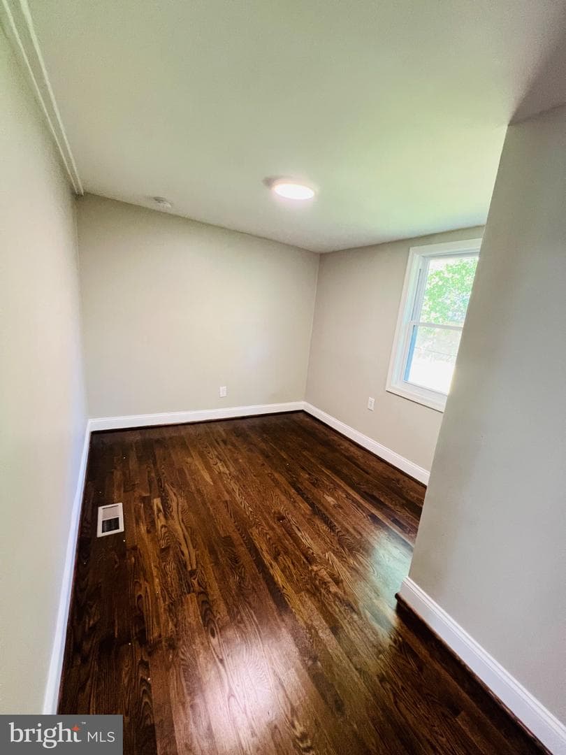 5709 Dade Street photo 17