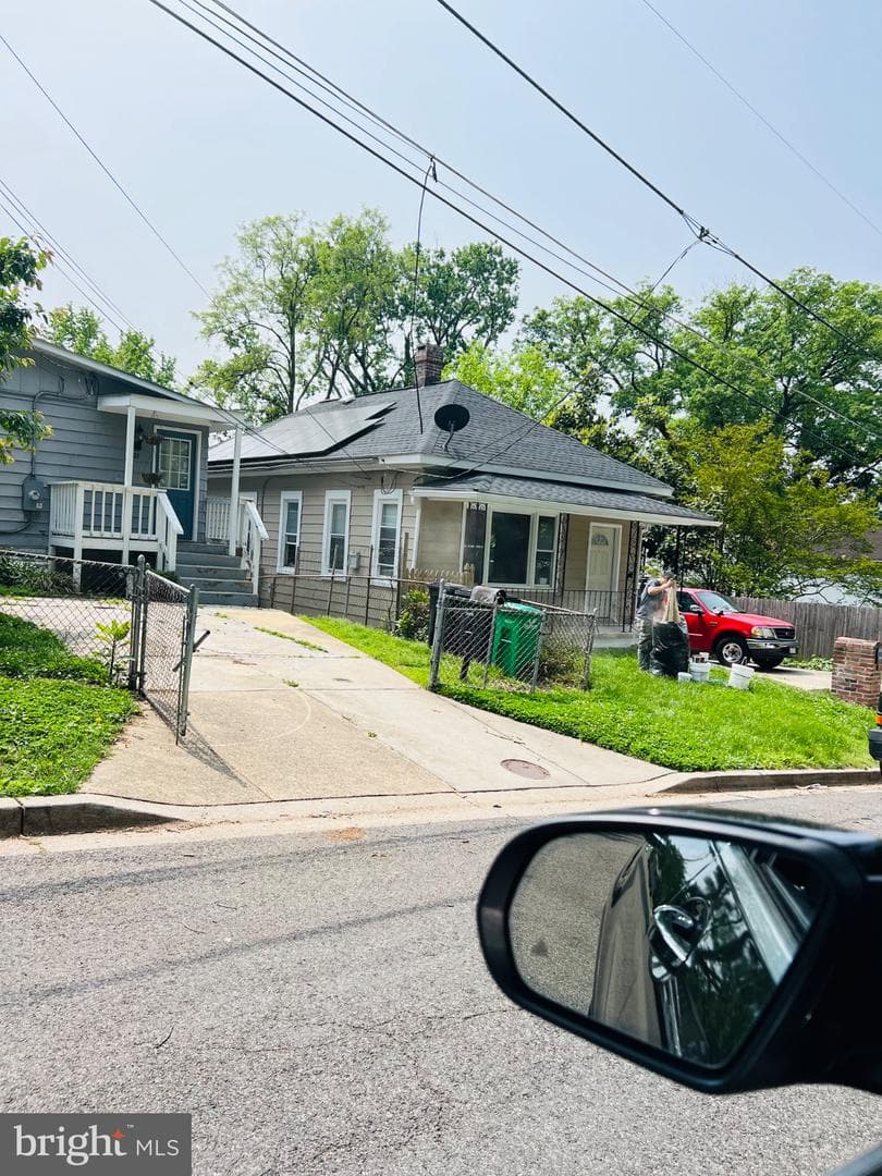 5709 Dade Street photo 27