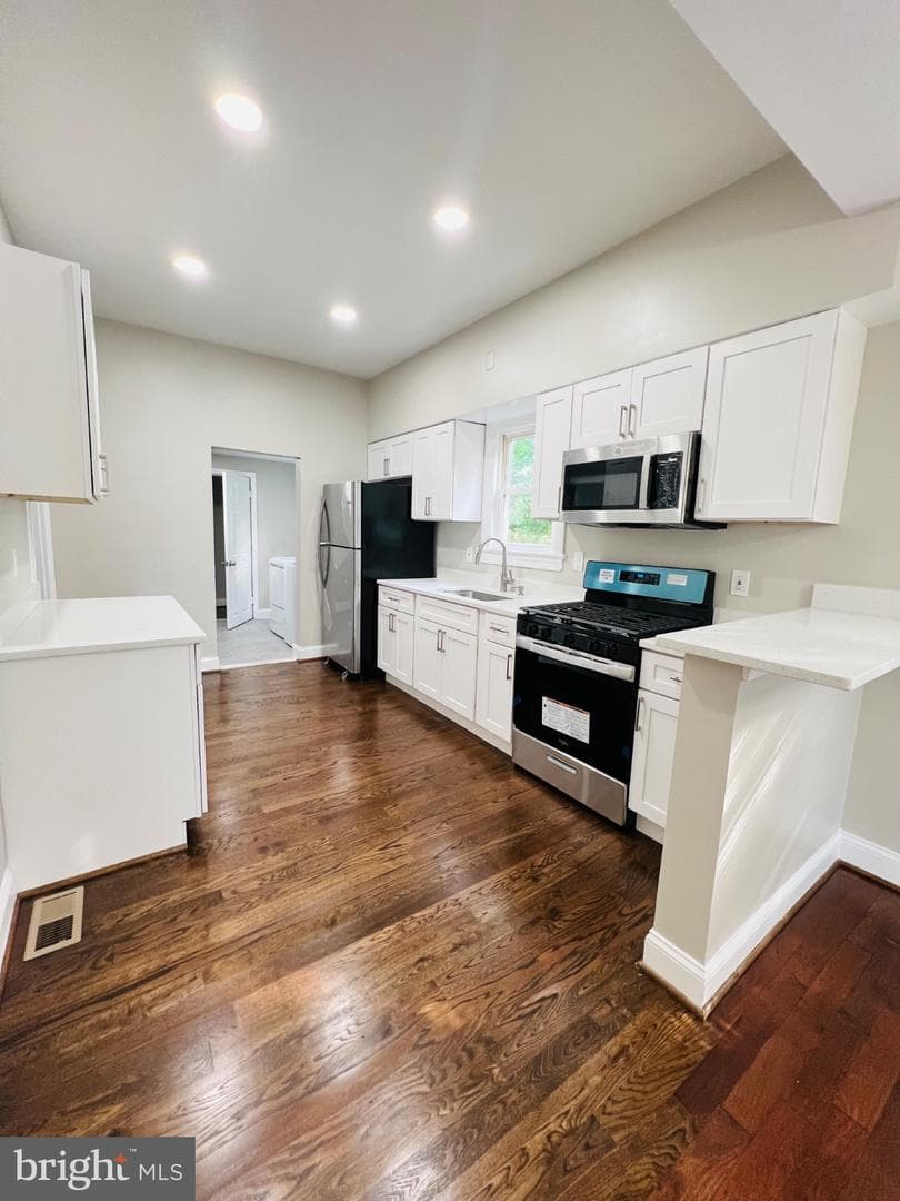 5709 Dade Street photo 9