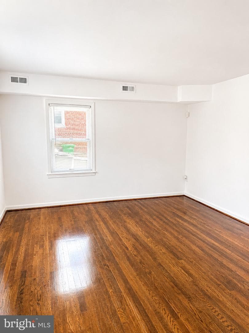 1120 Carrington Avenue photo 4