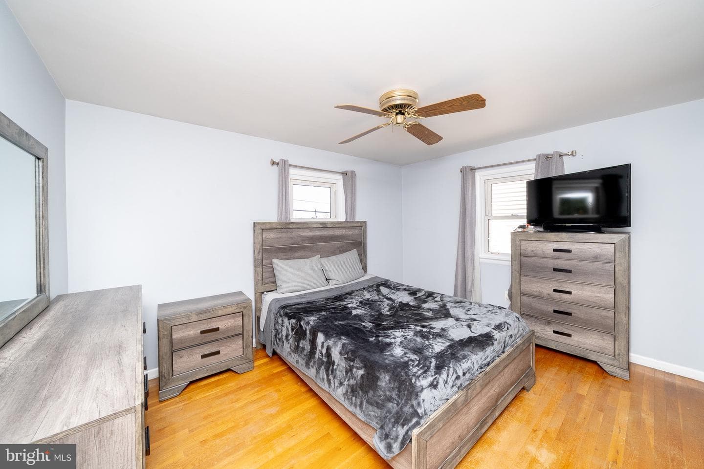 1511 Warren Ave photo 10