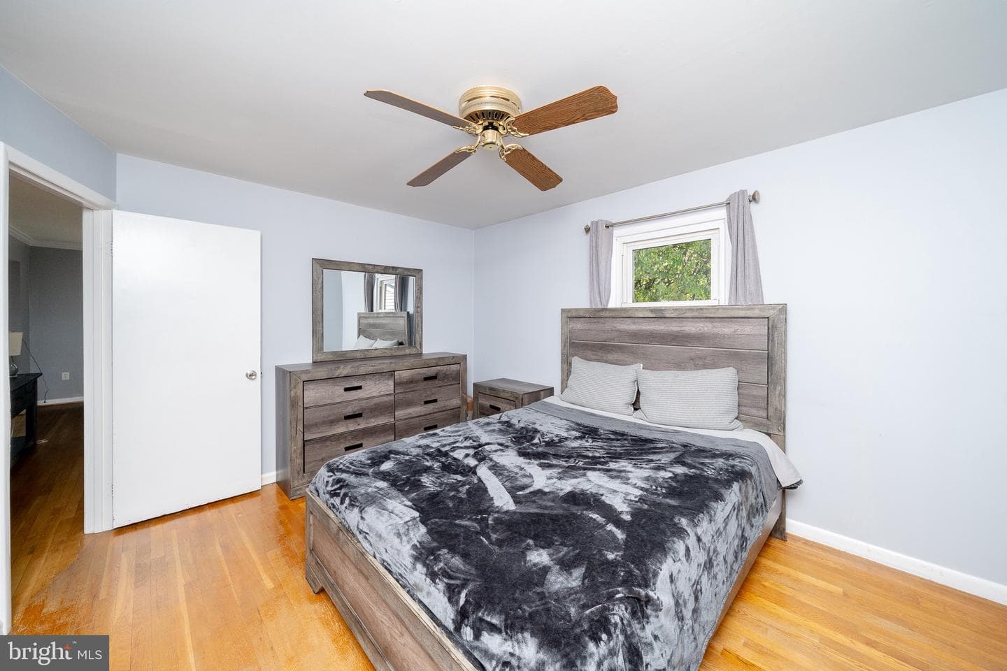 1511 Warren Ave photo 11