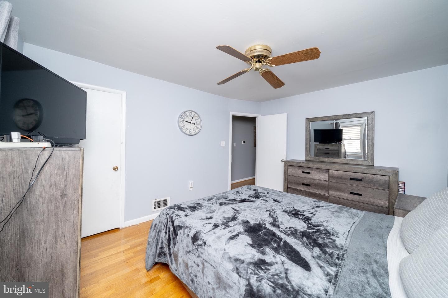 1511 Warren Ave photo 12
