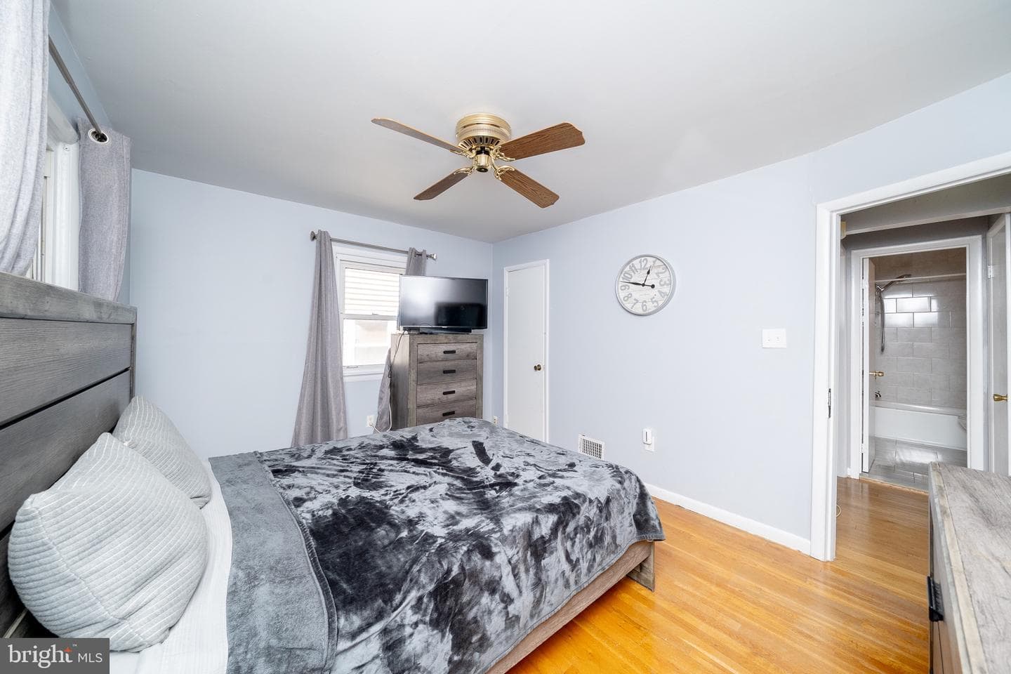 1511 Warren Ave photo 13