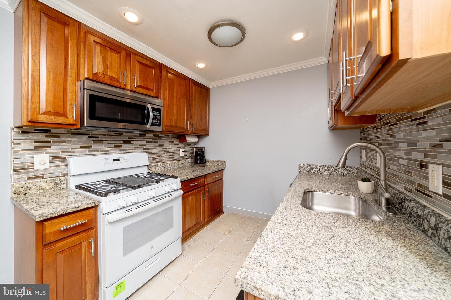 1511 Warren Ave photo 15