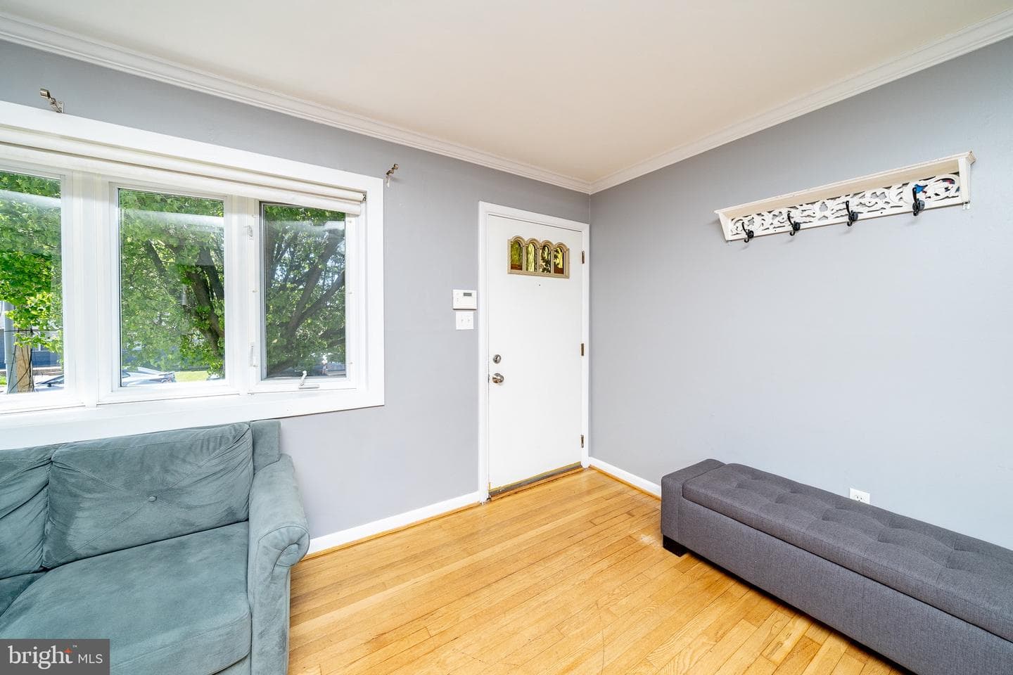 1511 Warren Ave photo 2