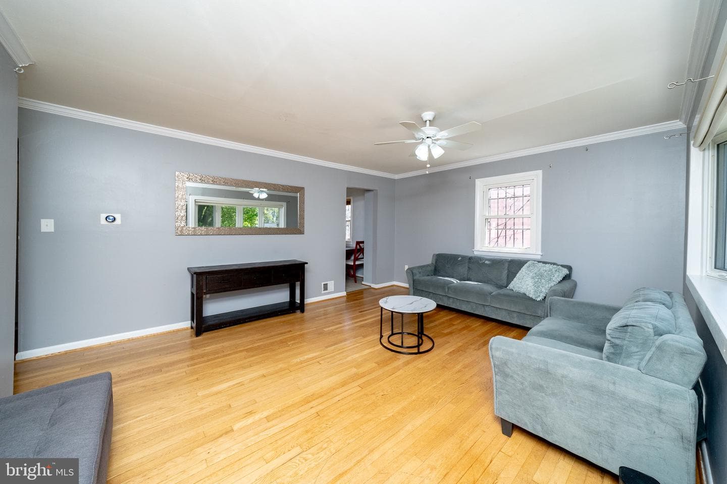 1511 Warren Ave photo 3