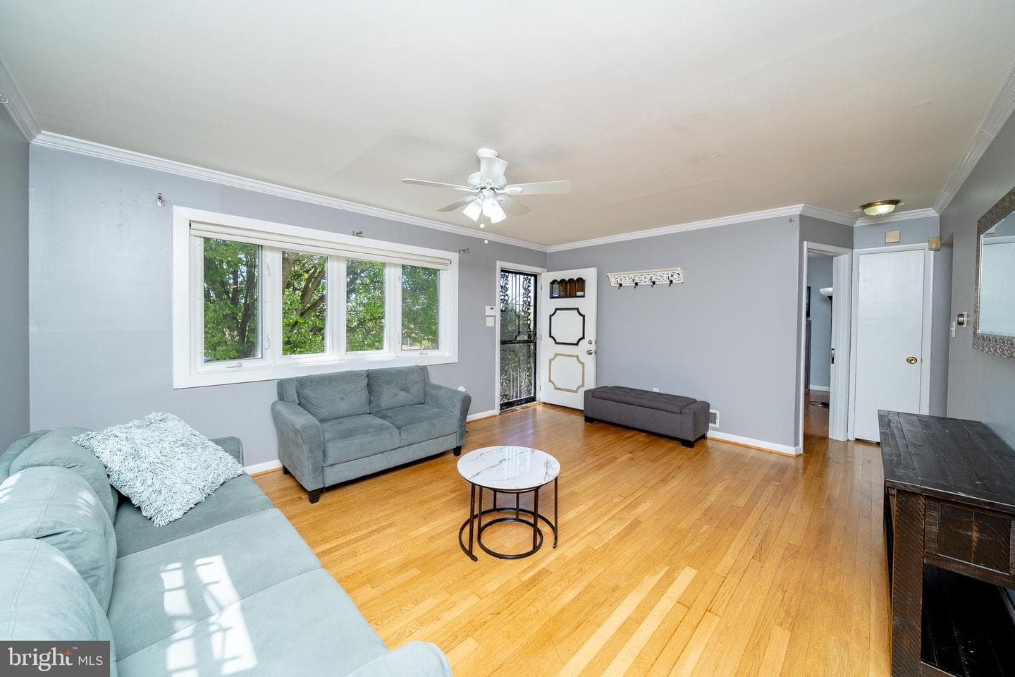 1511 Warren Ave photo 5