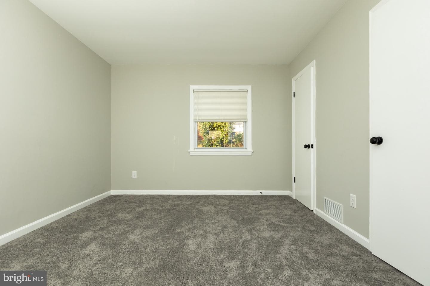 5909 85th Ave photo 14