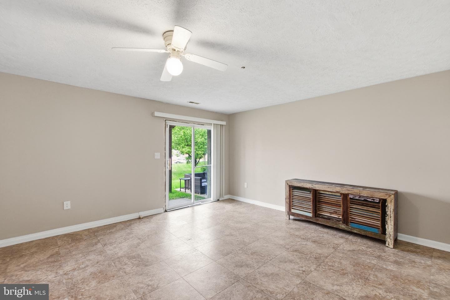 9089 Hardesty Drive photo 6