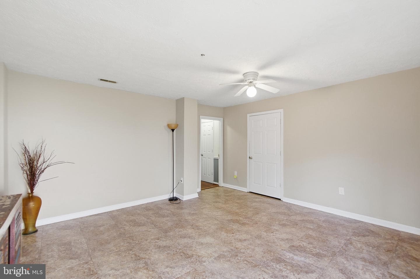 9089 Hardesty Drive photo 8