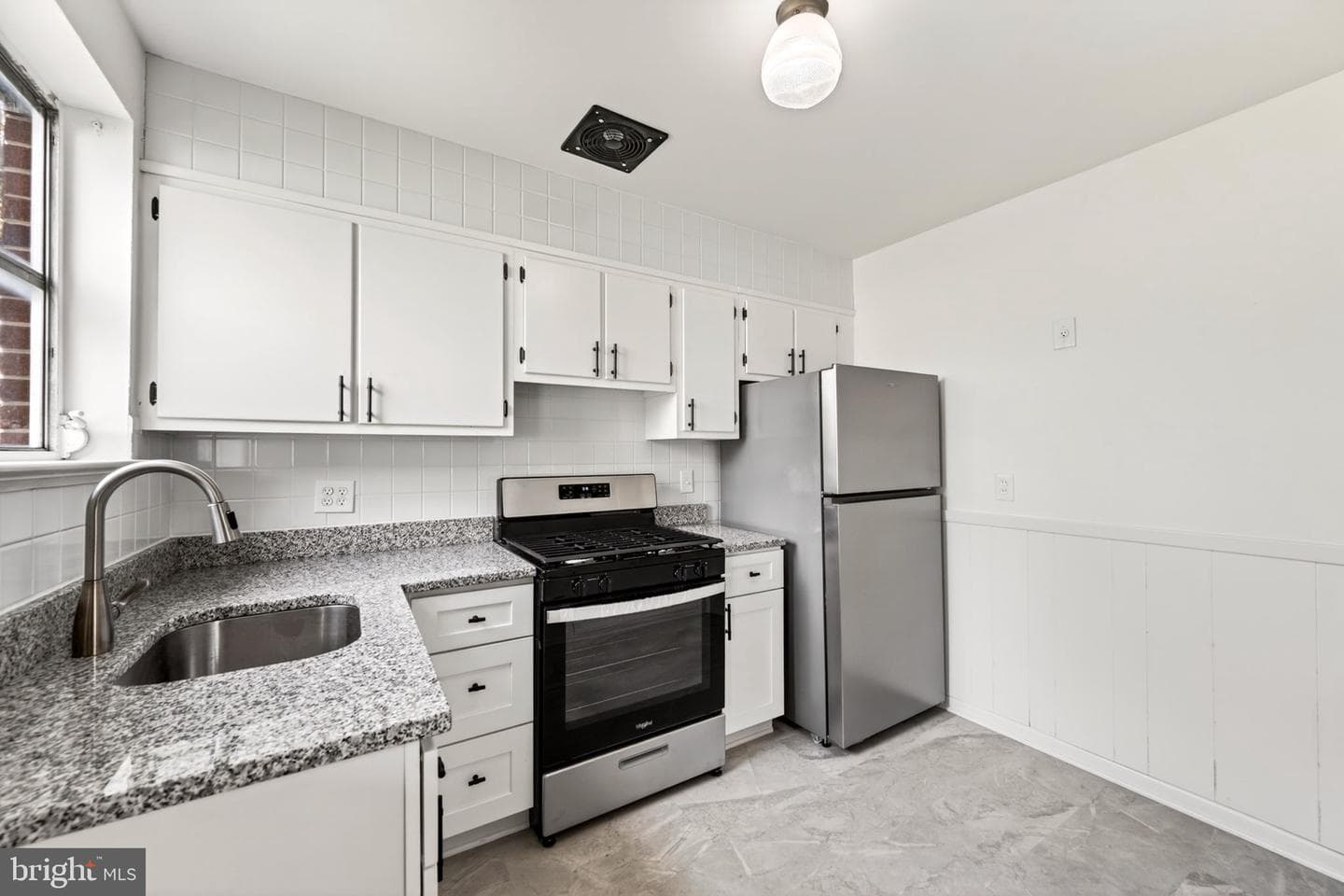 2412 Fordham Street photo 7