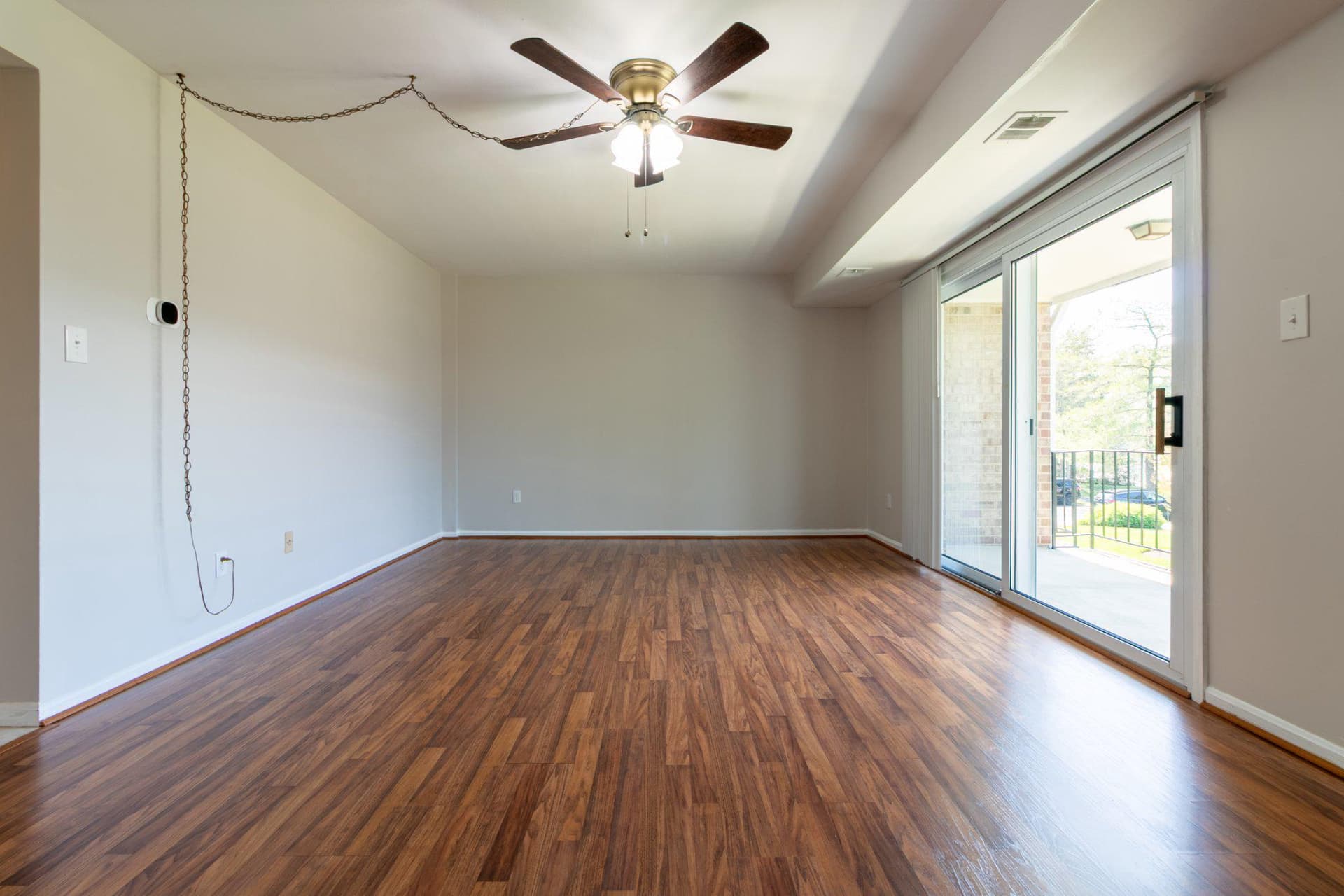 7950 Lakecrest Drive photo 4