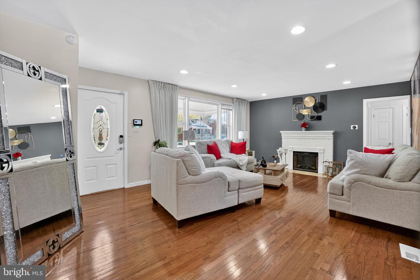 5506 Winston Street photo 2