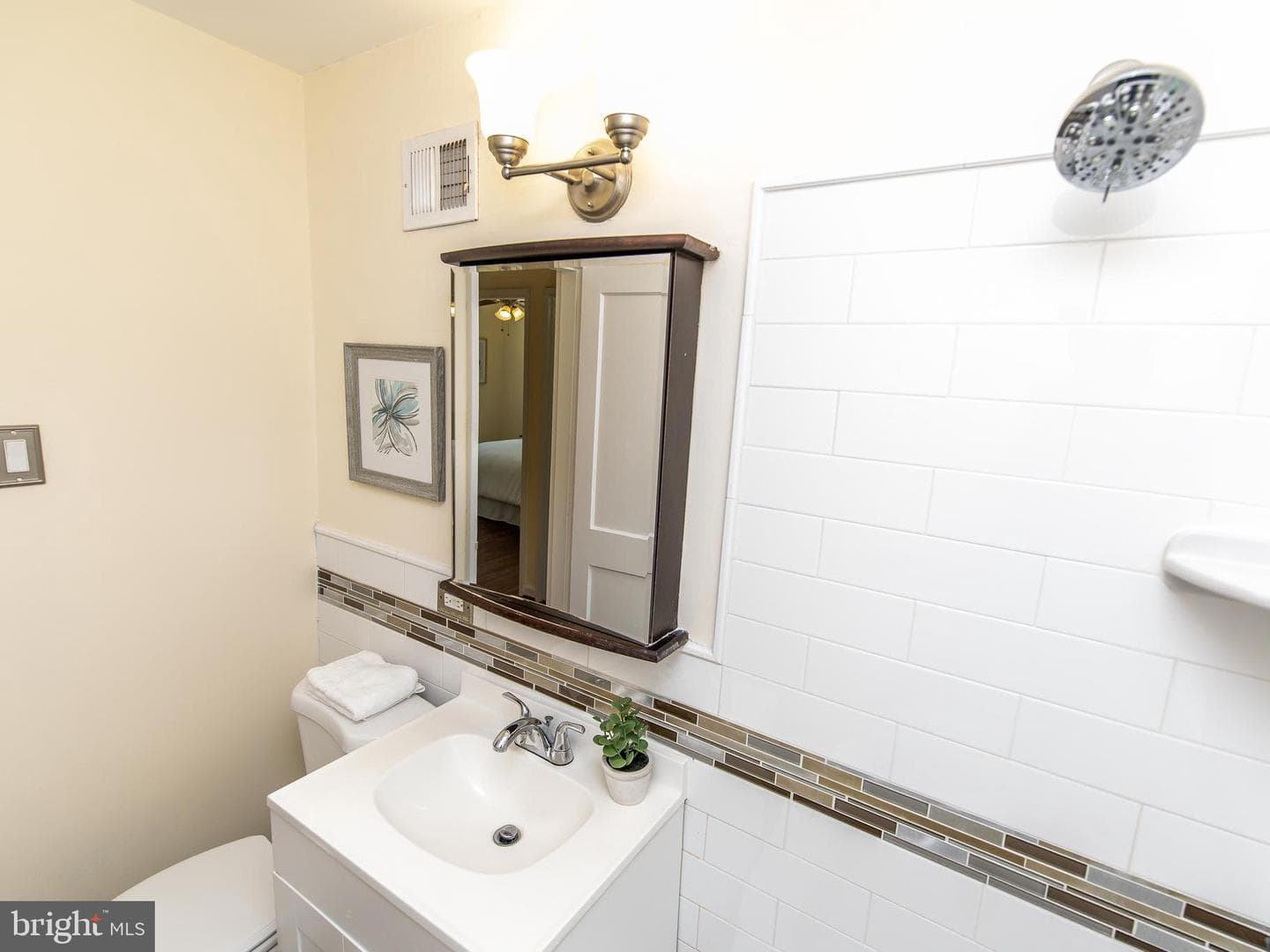 5014 N Englewood Drive photo 26