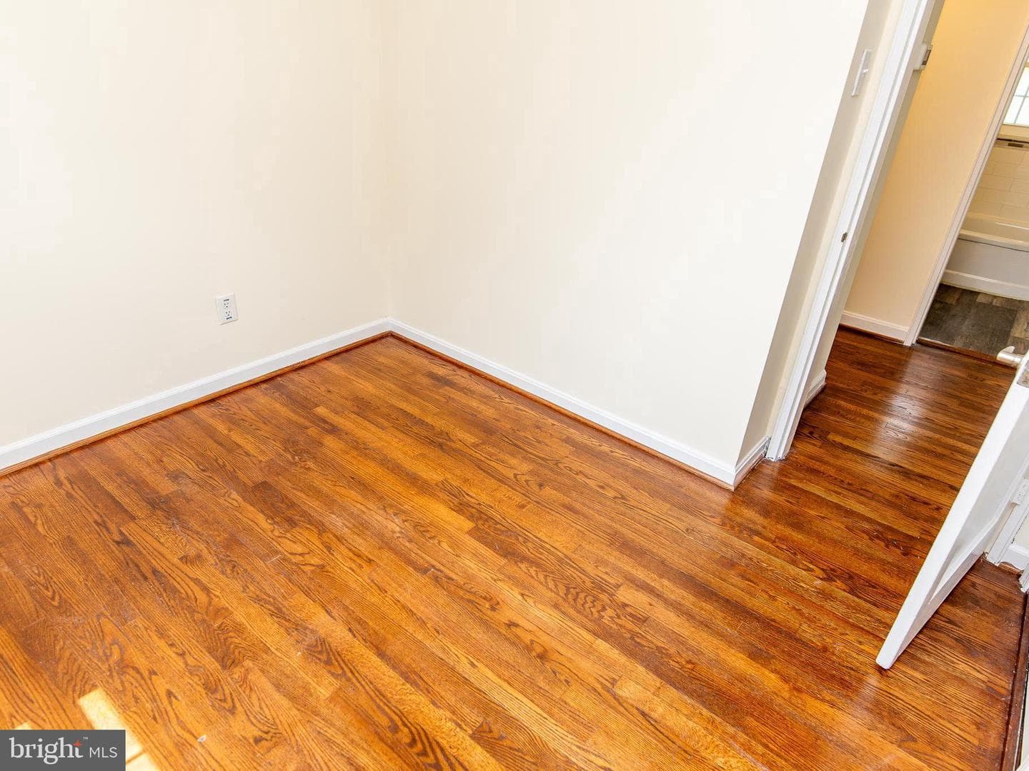 5014 N Englewood Drive photo 29