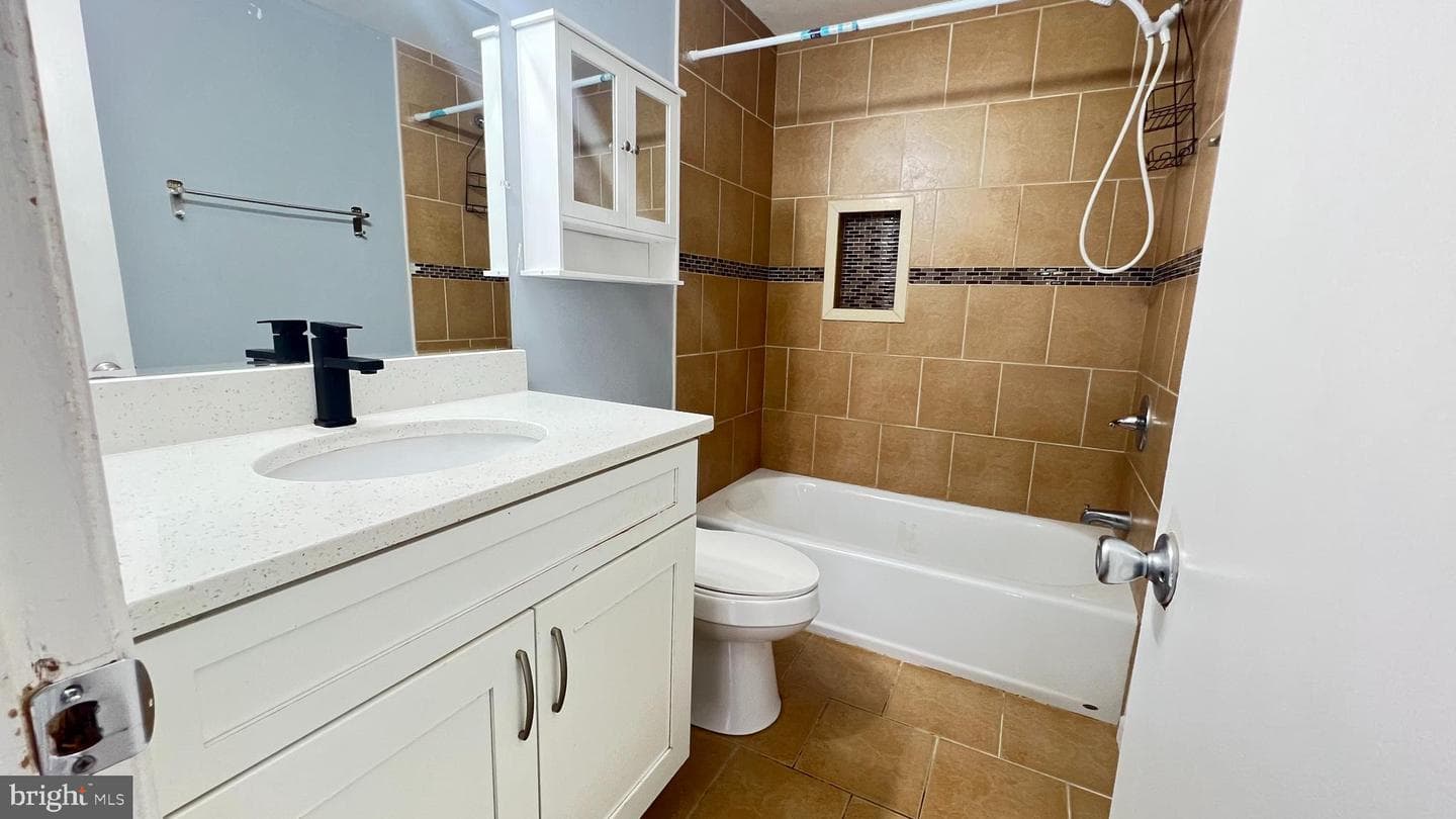 600 Castlewood Place photo 8