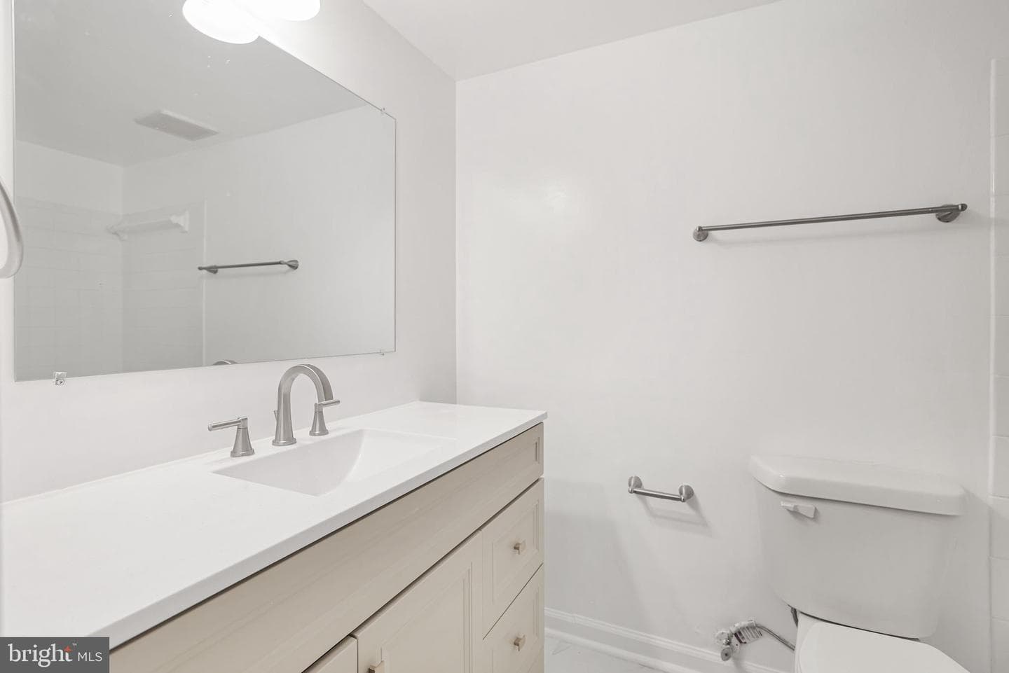 11210 Cherry Hill Rd # 111 photo 9