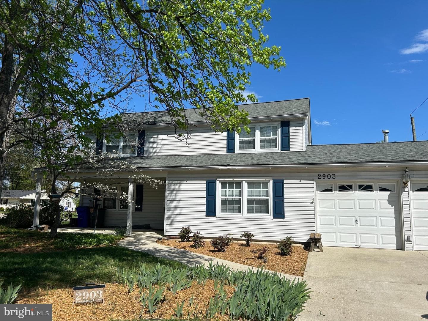 2903 Twisting Lane photo 2