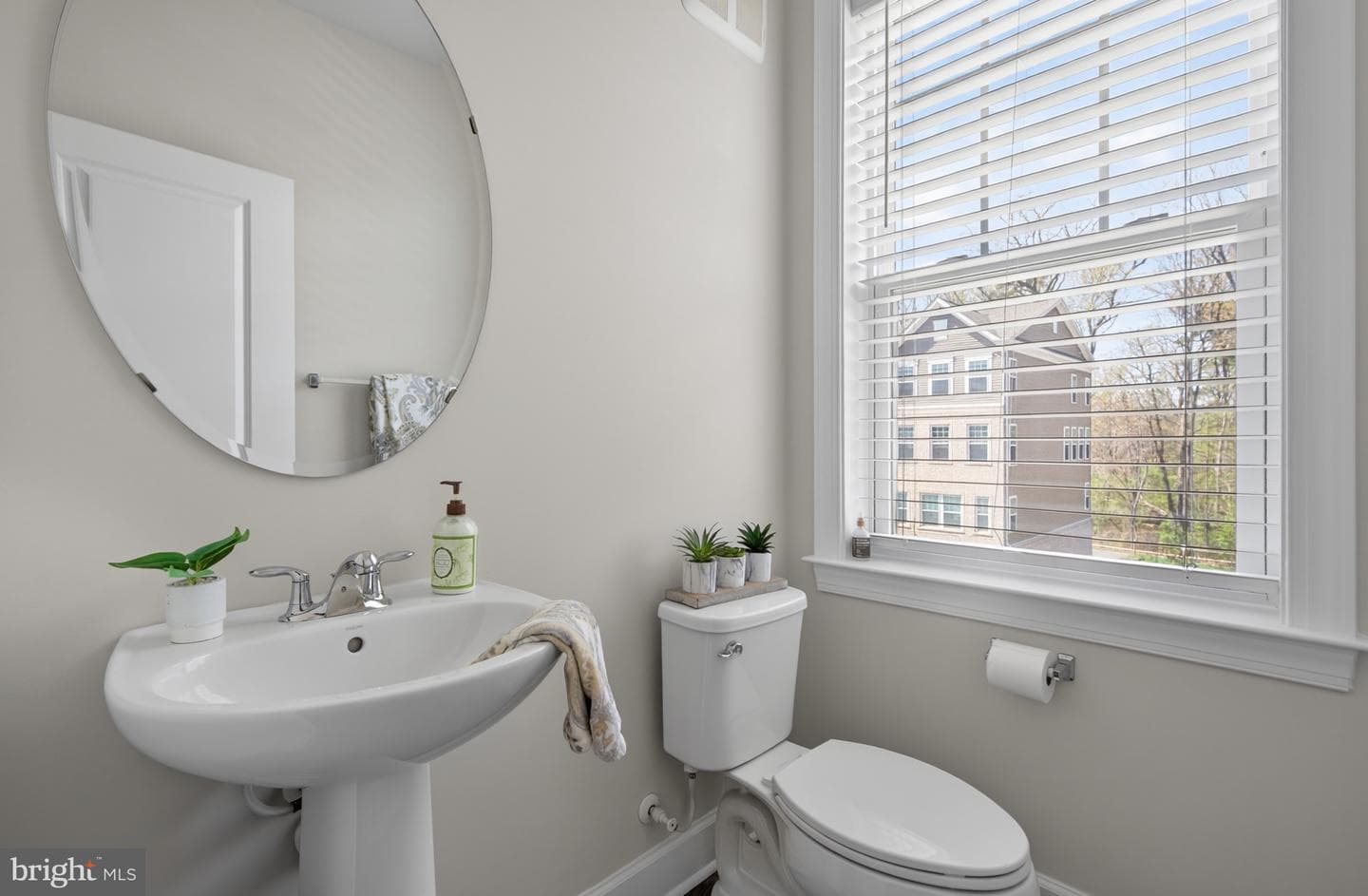 10423 John Glenn Street photo 15