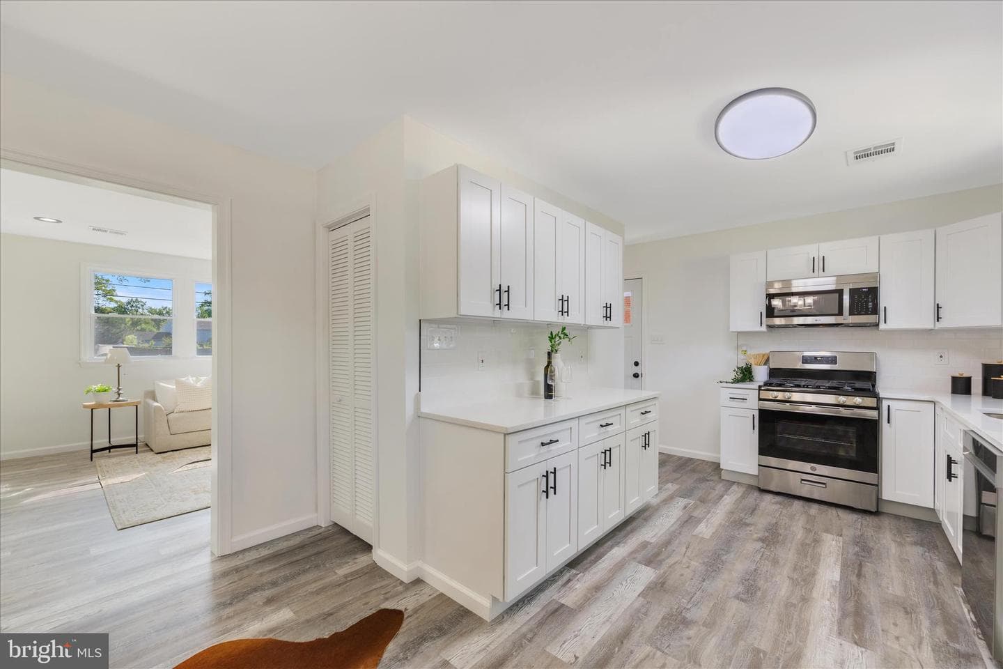 6810 Surratts Road photo 10