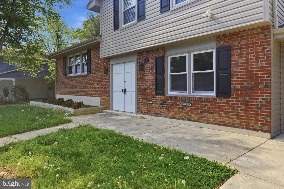 1501 Taylor Avenue photo 3