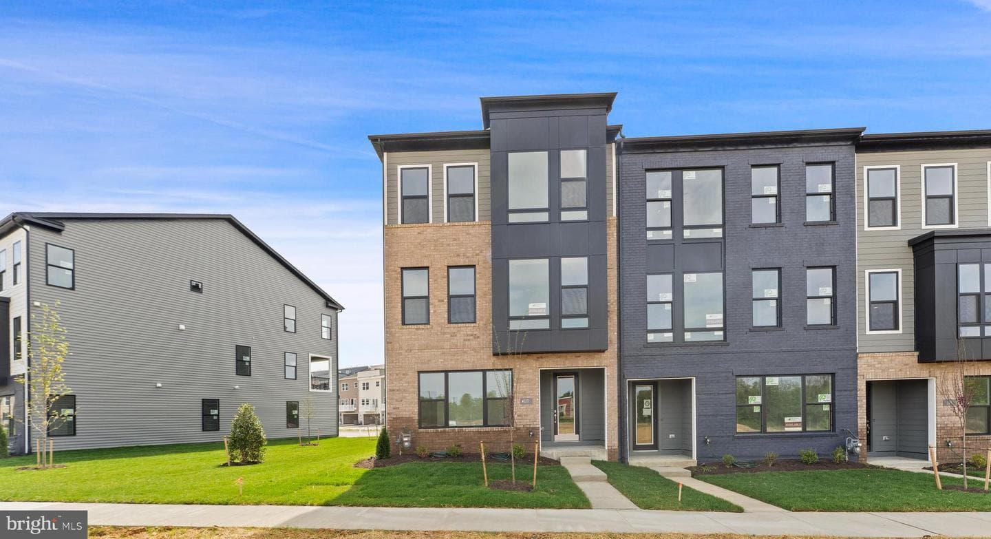 119 Summit Point Boulevard #16j
