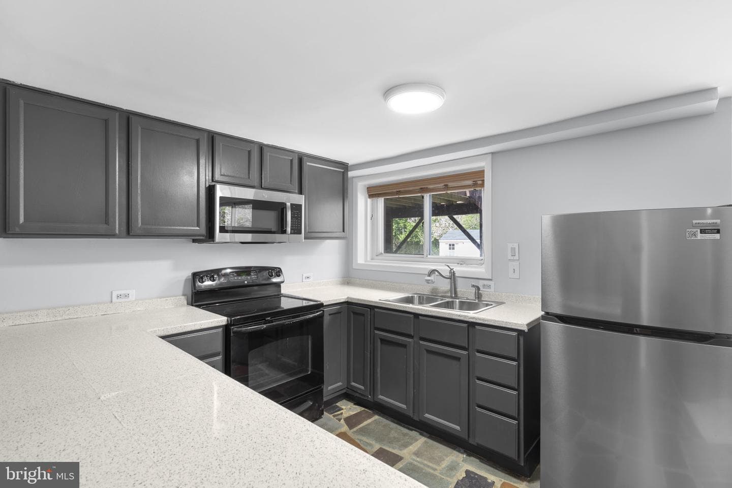 613 Broad Creek Drive photo 37