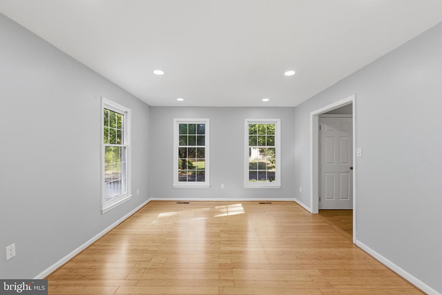 13601 Pendleton Street photo 8