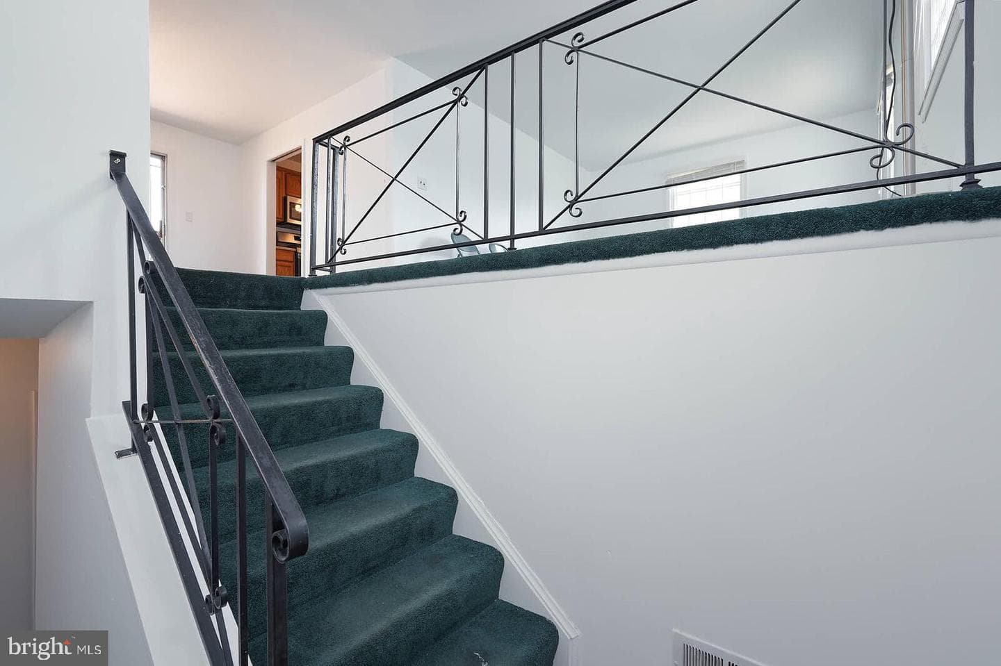 4 Thurston Drive photo 5
