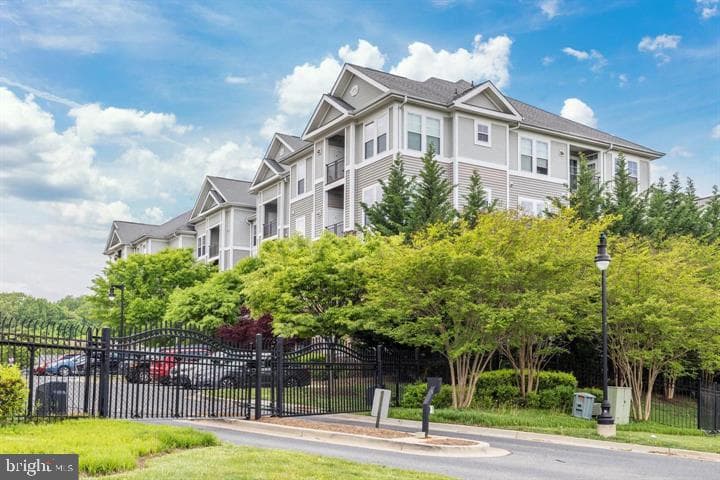 1321 Karen Boulevard #208 photo 3